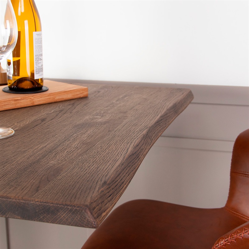 Café-/bar/sofabord i massiv eg 80×80 cm (model: Curve)
